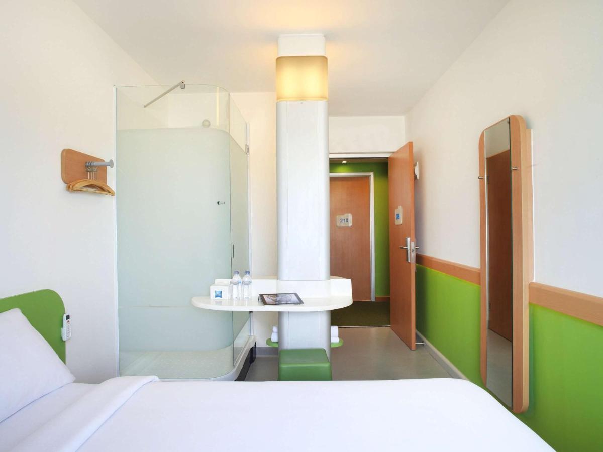 Cordia Hotel Surabaya Airport - Hotel Dalam Bandara - Formerly Ibis Budget Surabaya Airport Сідоарджо Екстер'єр фото