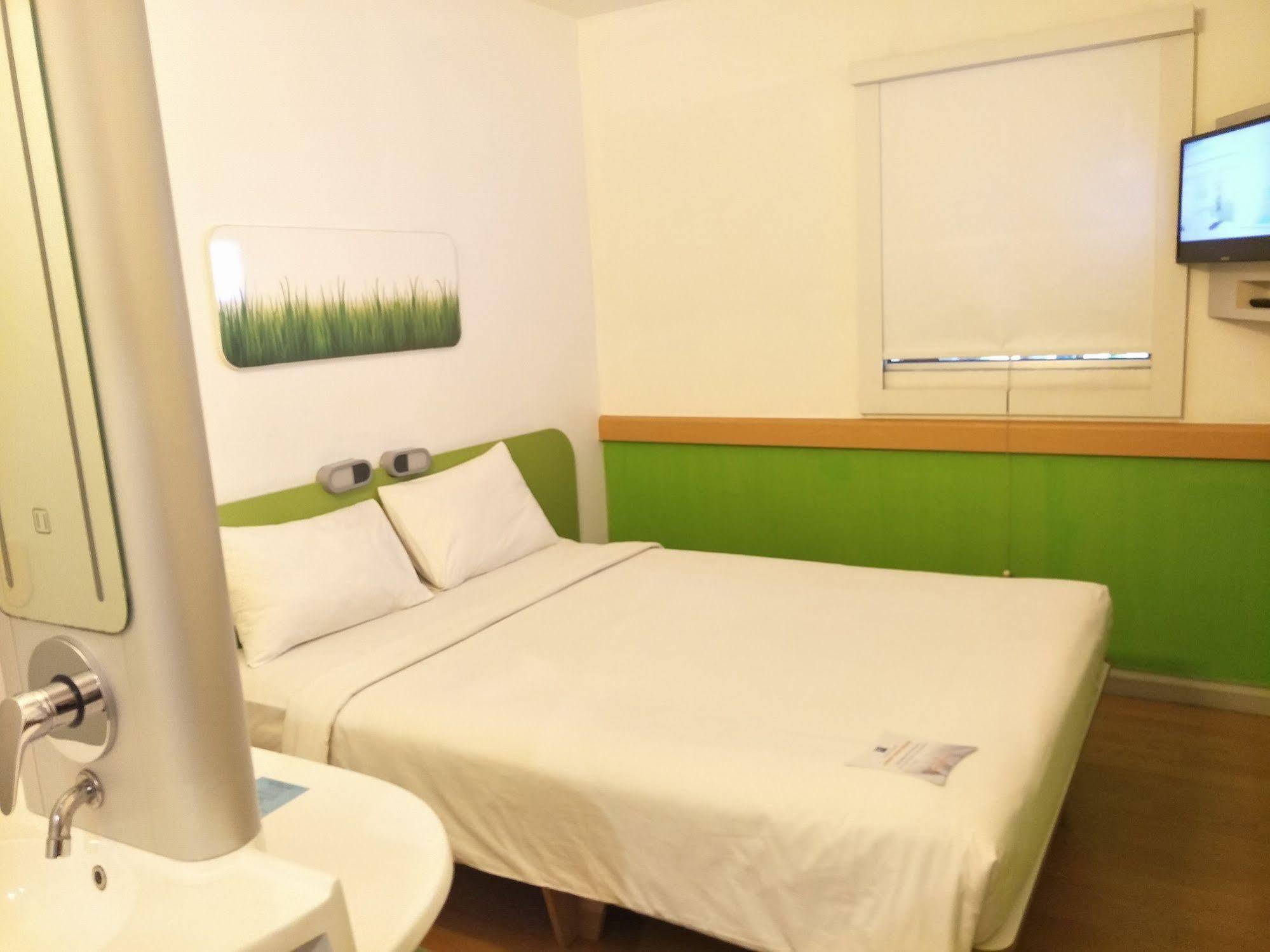 Cordia Hotel Surabaya Airport - Hotel Dalam Bandara - Formerly Ibis Budget Surabaya Airport Сідоарджо Екстер'єр фото