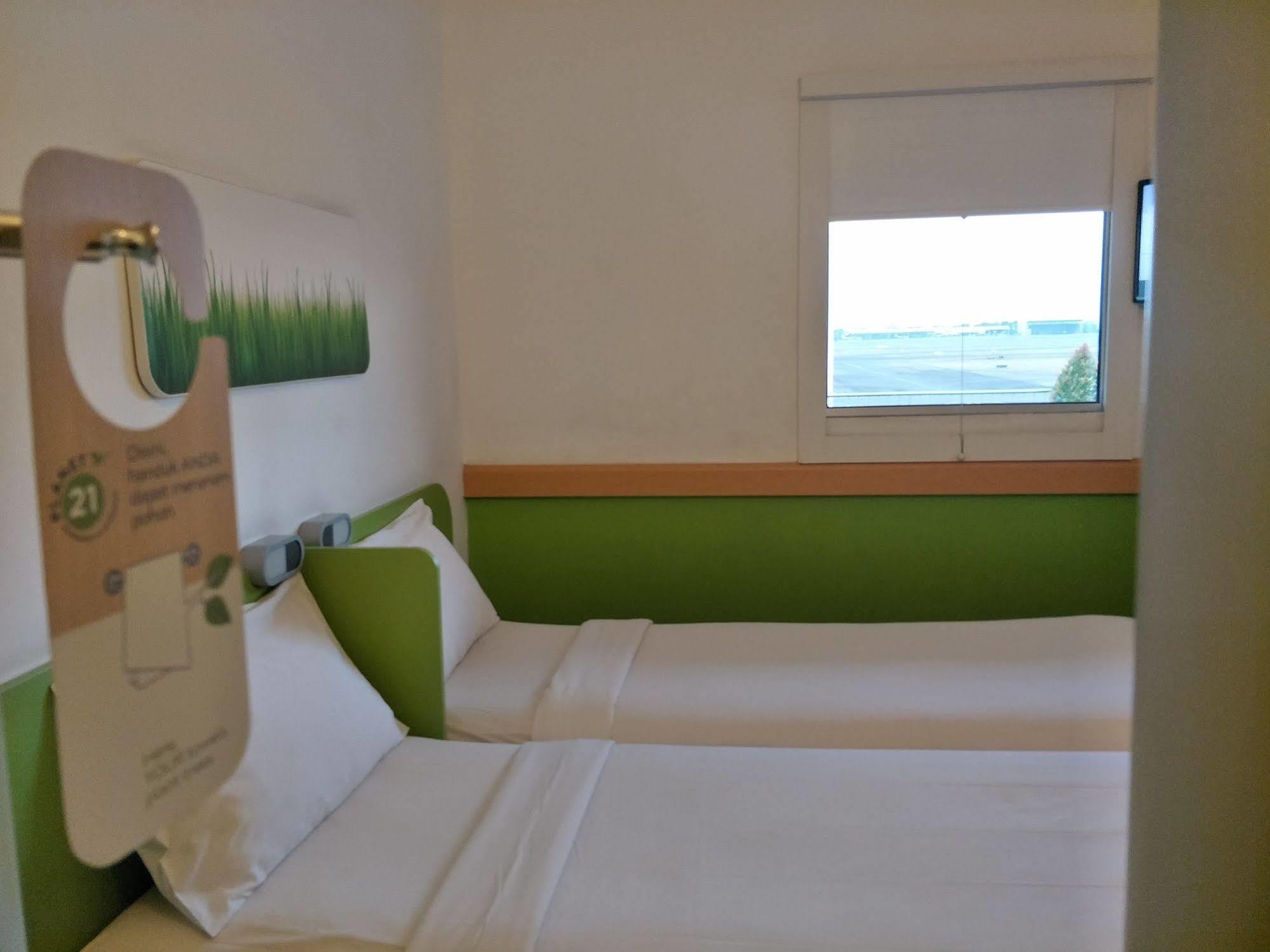 Cordia Hotel Surabaya Airport - Hotel Dalam Bandara - Formerly Ibis Budget Surabaya Airport Сідоарджо Екстер'єр фото