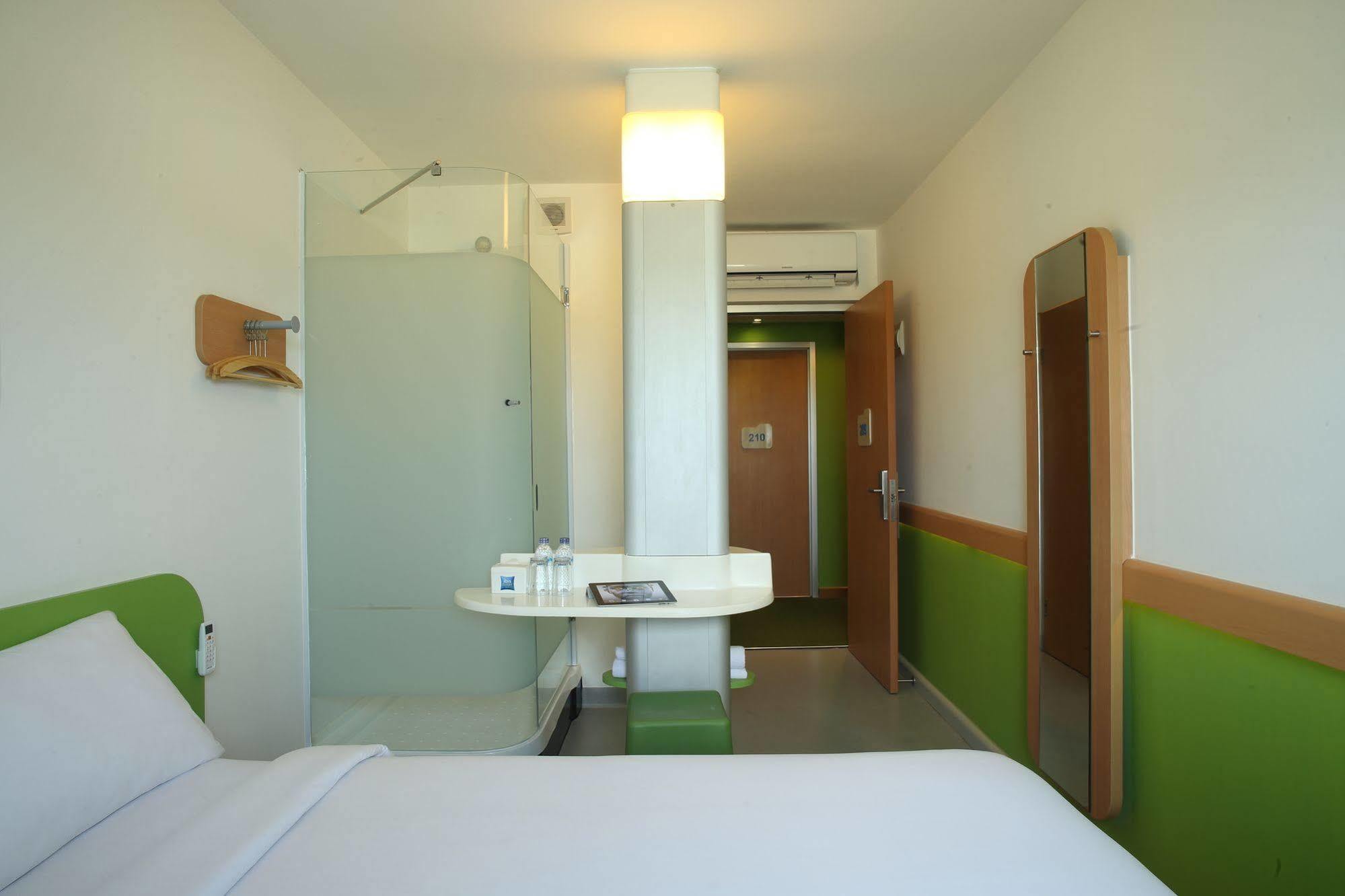 Cordia Hotel Surabaya Airport - Hotel Dalam Bandara - Formerly Ibis Budget Surabaya Airport Сідоарджо Екстер'єр фото